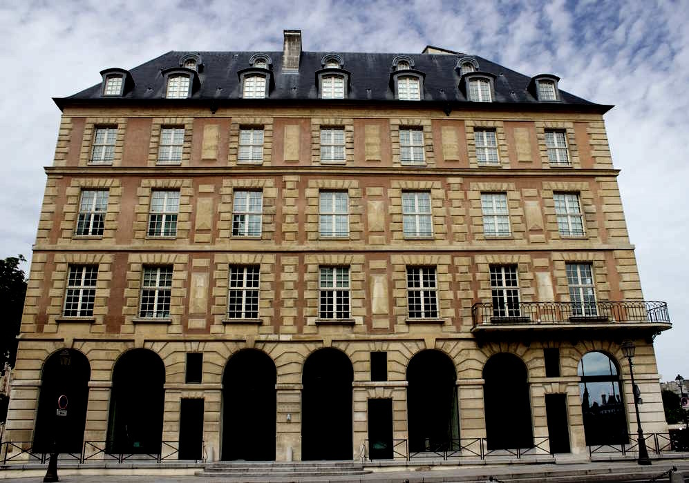 Bâtiment du barreau de Paris, illustrant le cloud sécurisé pour avocats en France.