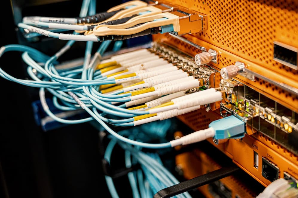 Serveur représentant la transformation numérique grâce à un cloud souverain et sécurisé à Monaco.